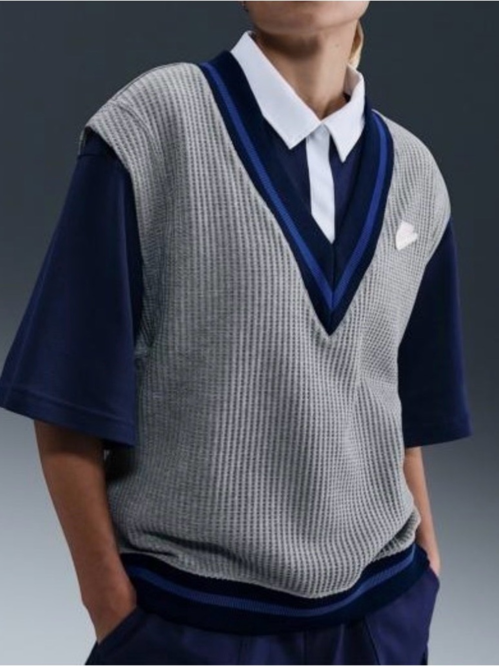 Nike women’s waffle knit vest Grey Knit V-Neck with Navy Trim S NWT